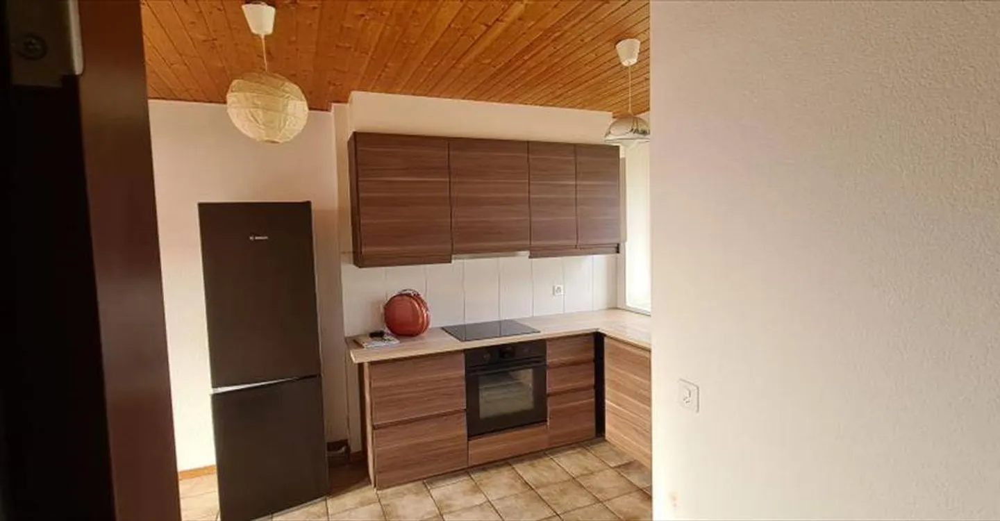 Duplex Apartment with Parking - Photo 12 of 12