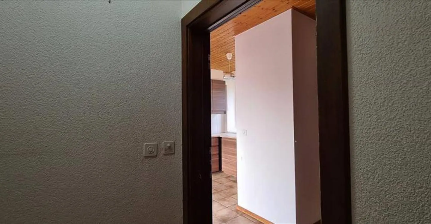 Duplex Apartment with Parking - Photo 11 of 12