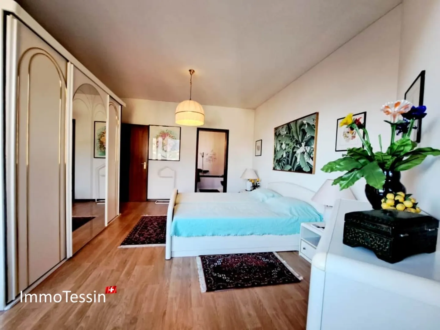OPPORTUNITÀ: Appartamento di lusso in posizione centrale con piscina e vista lago su Lugano sul Lago di Lugano - Foto 9 di 13