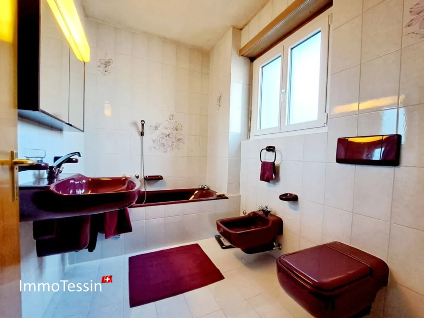 OPPORTUNITÀ: Appartamento di lusso in posizione centrale con piscina e vista lago su Lugano sul Lago di Lugano - Foto 13 di 13
