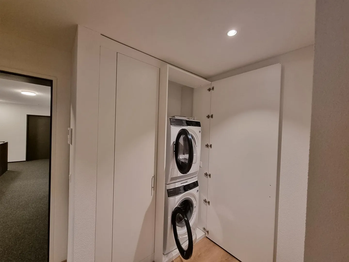 Appartement attrayant de 3,5 pièces dans un emplacement central à Uster - Photo 3 sur 5