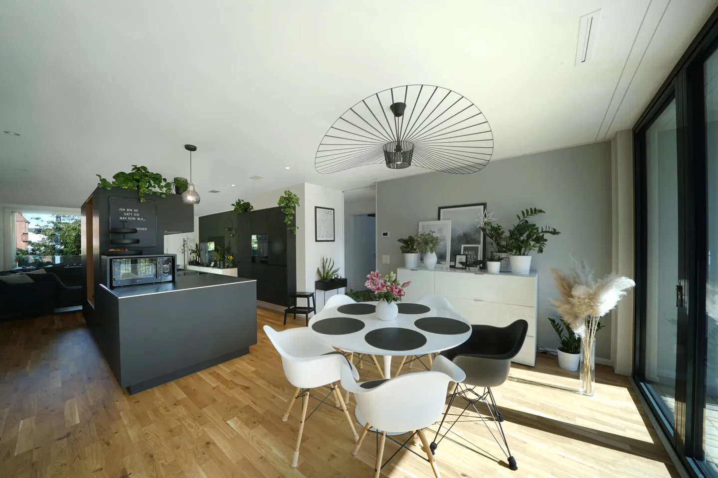 A Gem - Urban City Apartment - Photo 3 of 9