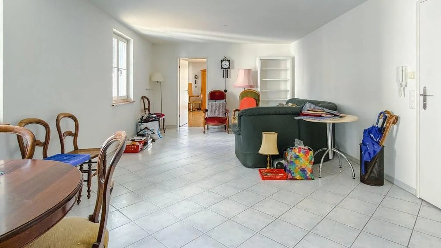 Modern 3.5-room apartment with south balcony in a quiet location in Riehen - Photo 2 of 6