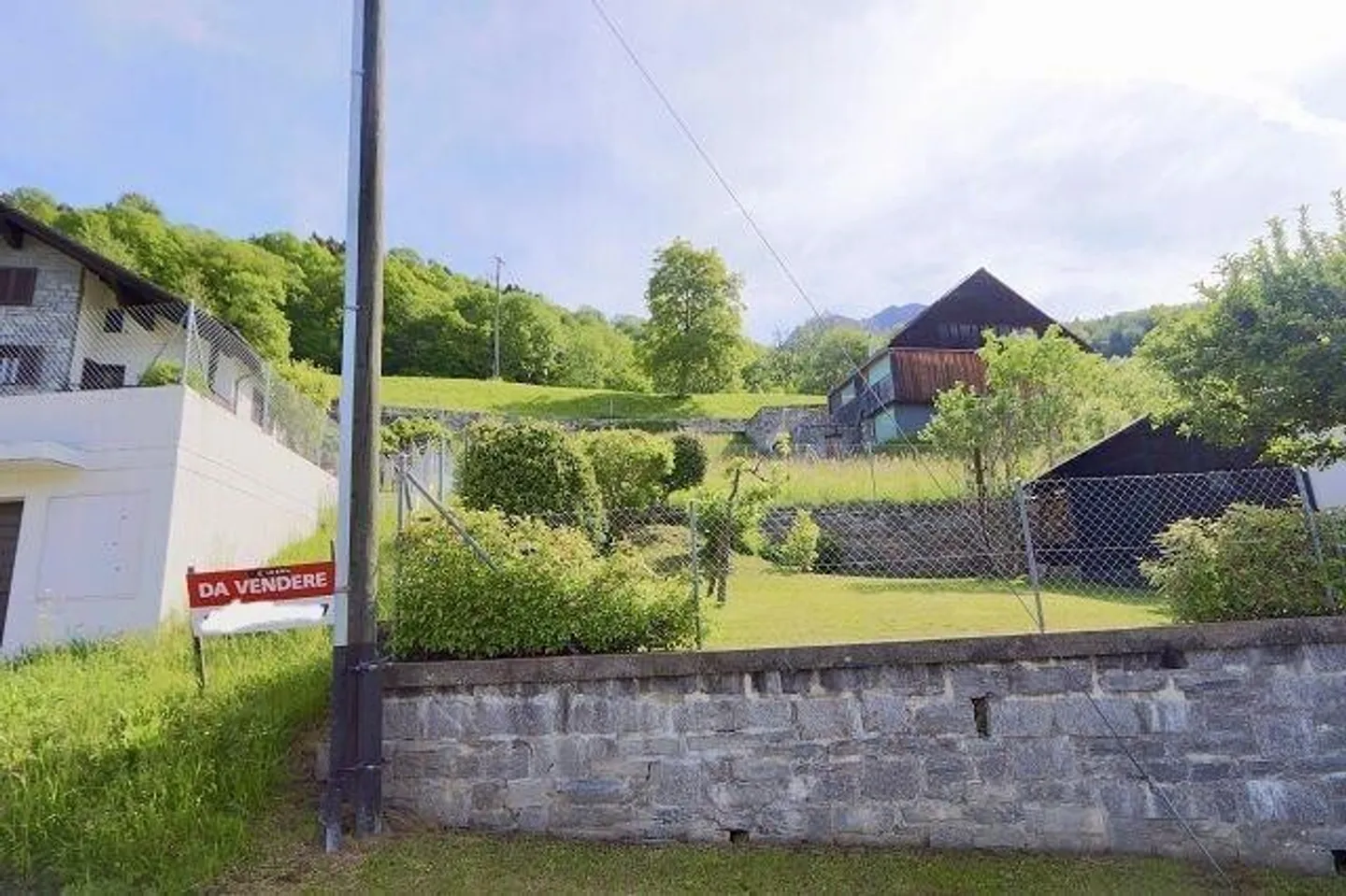 Buildable land of 584 m2 in R2 zone / Building plot of 584 m2 in R2 zone in a very quiet, sunny location - Photo 12 of 13