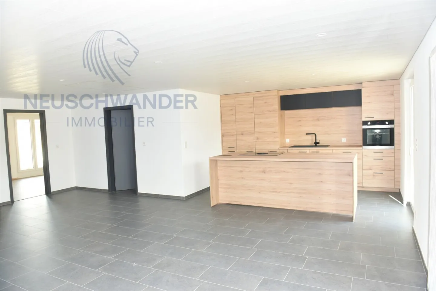 Bel hôtel/restaurant avec des chambres et un appartement rénovés. - Photo 12 sur 13