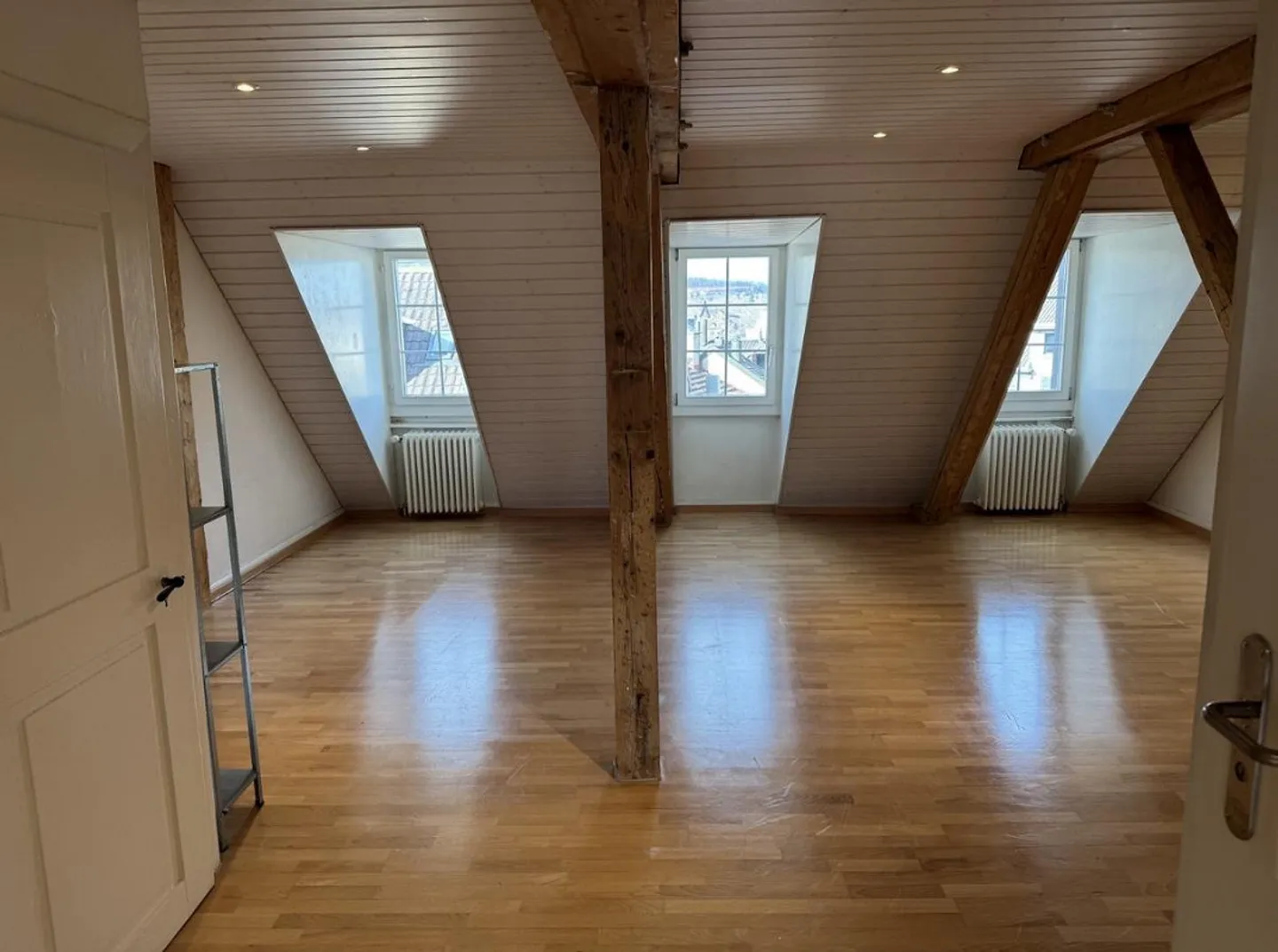 3,5-Zimmer Maisonette mit privater Dachterrasse in der Zürcher Altstadt - Foto 3 von 10