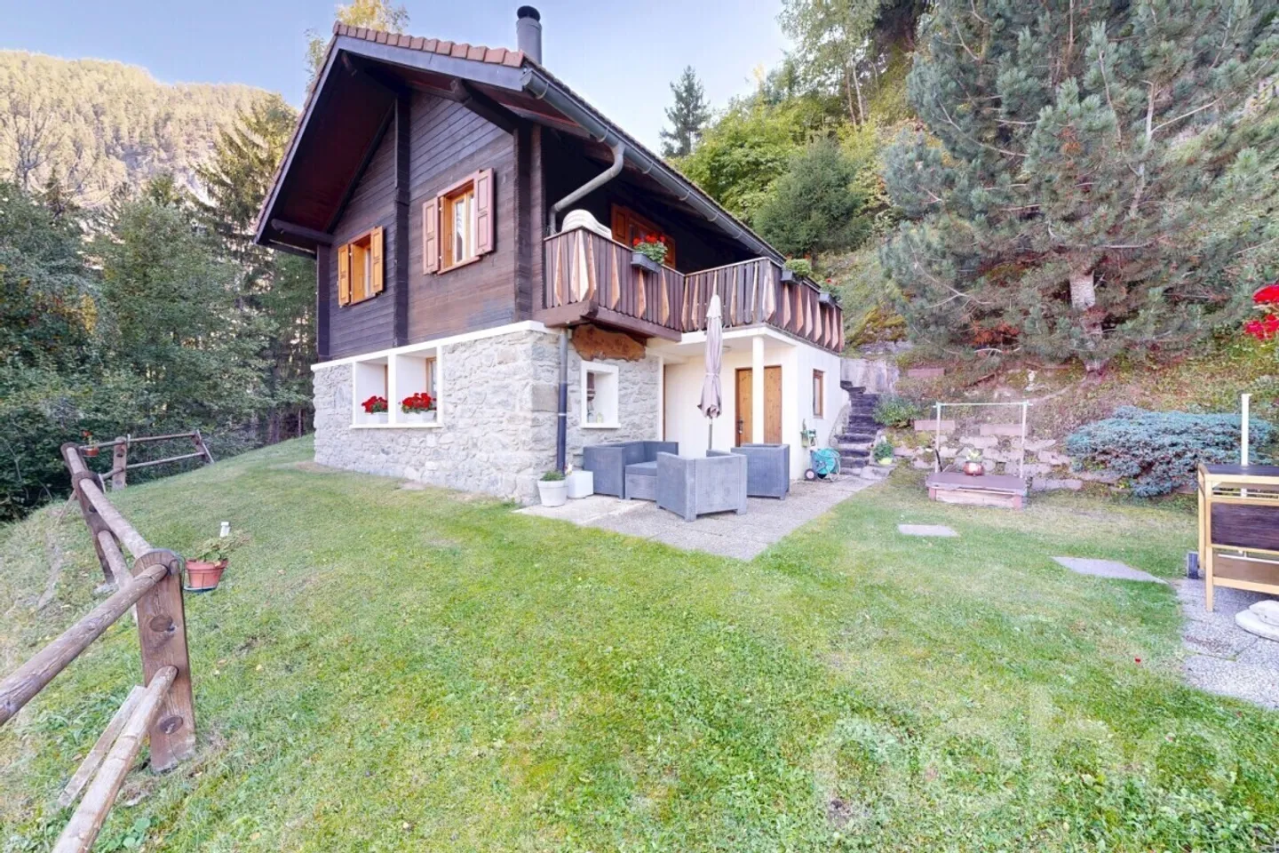 Charming chalet in excellent condition - Photo 2 of 12