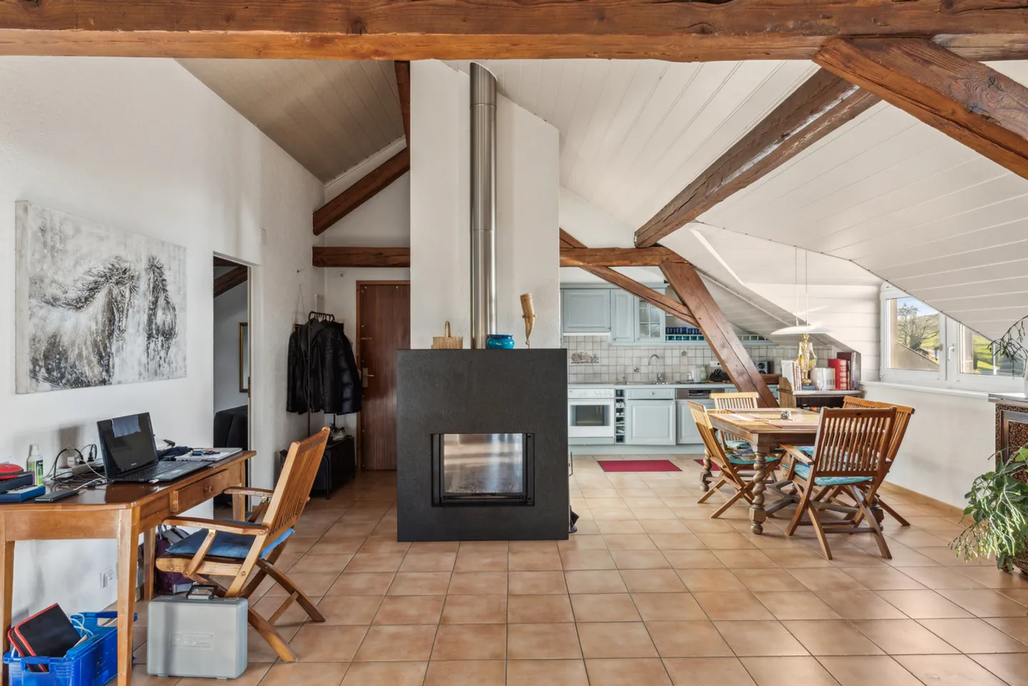 Charme et cachet pour ce joli appartement. A visiter ! - Photo 5 sur 11