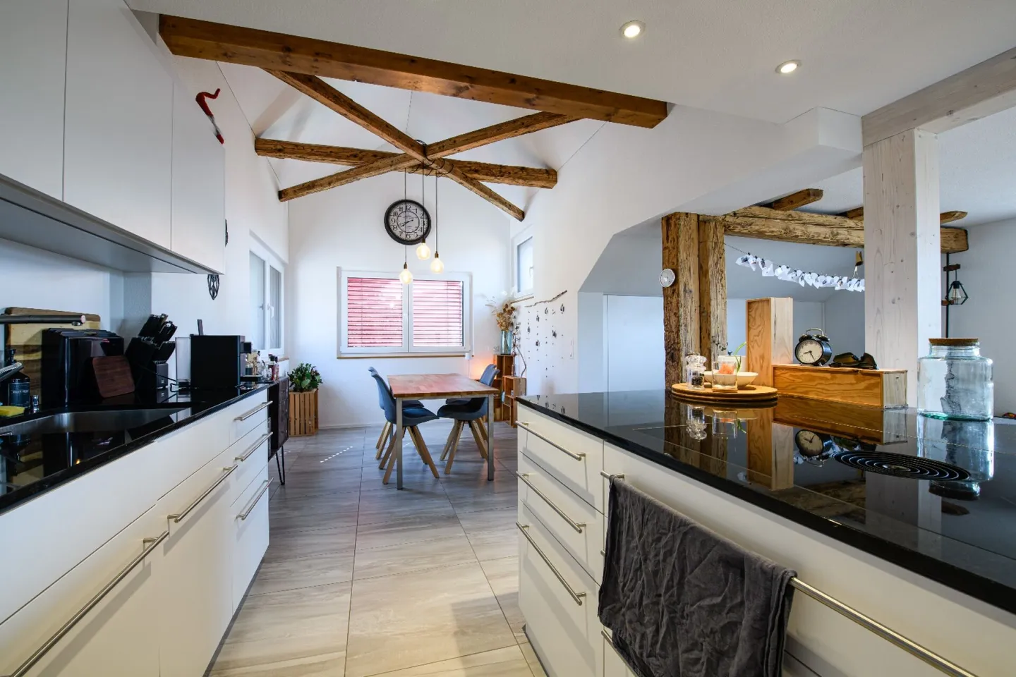 Appartement en duplex lumineux avec vue fantastique - Photo 1 sur 9