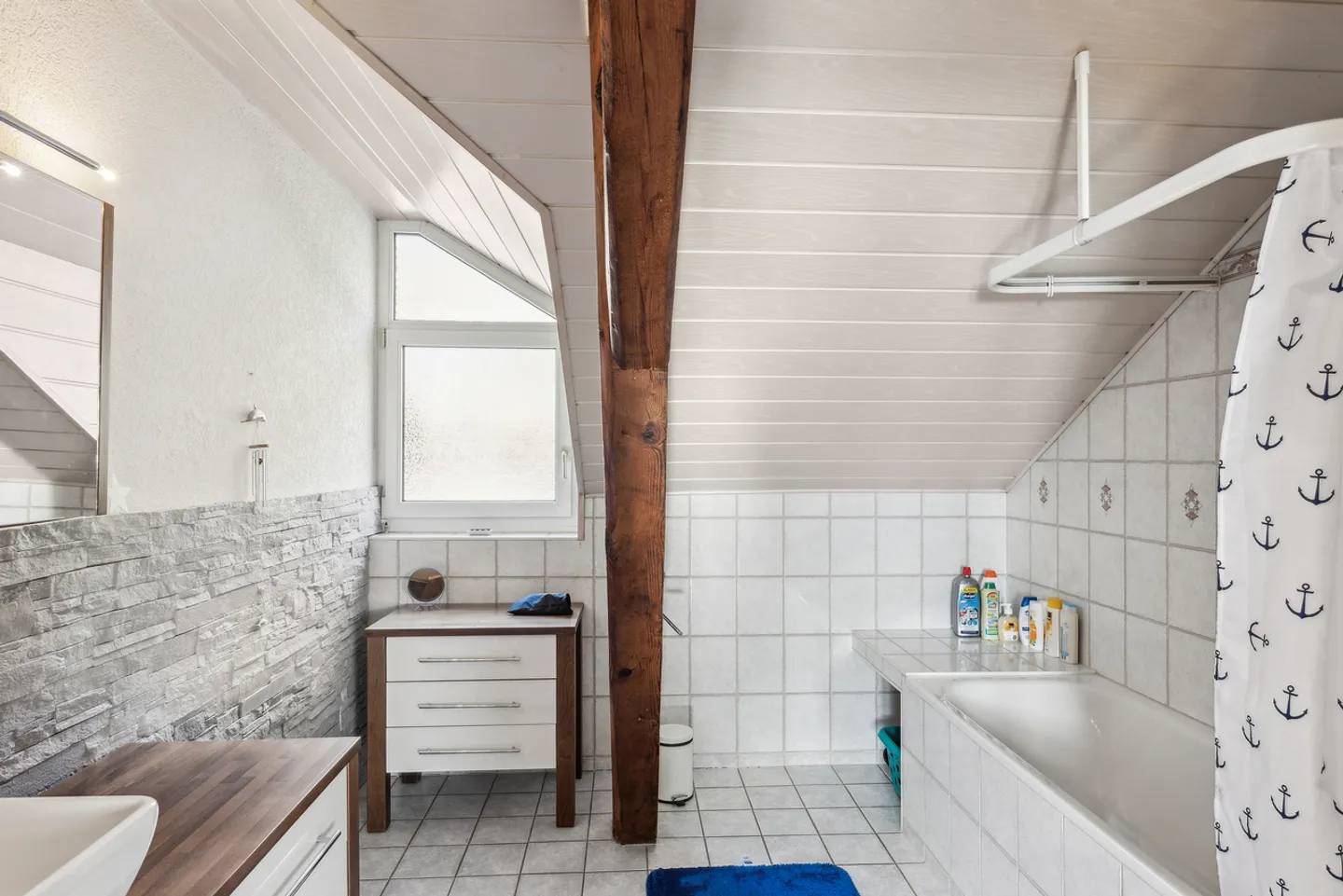 Charme et cachet pour ce joli appartement. A visiter ! - Photo 10 sur 11