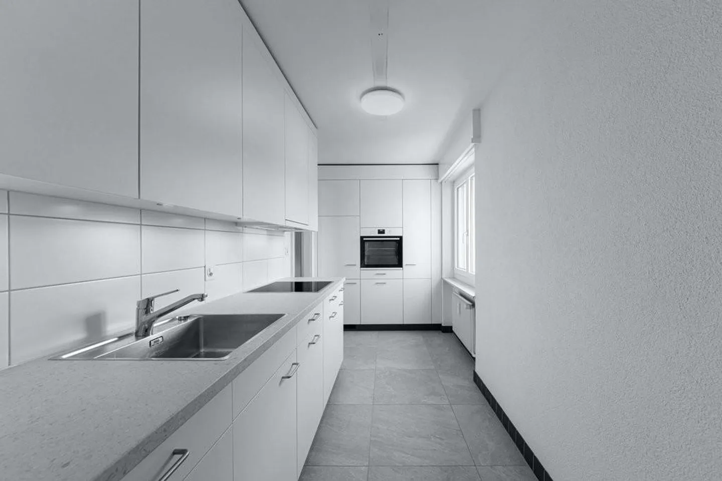 Family-friendly renovated apartment on the outskirts of the city - Photo 2 of 11