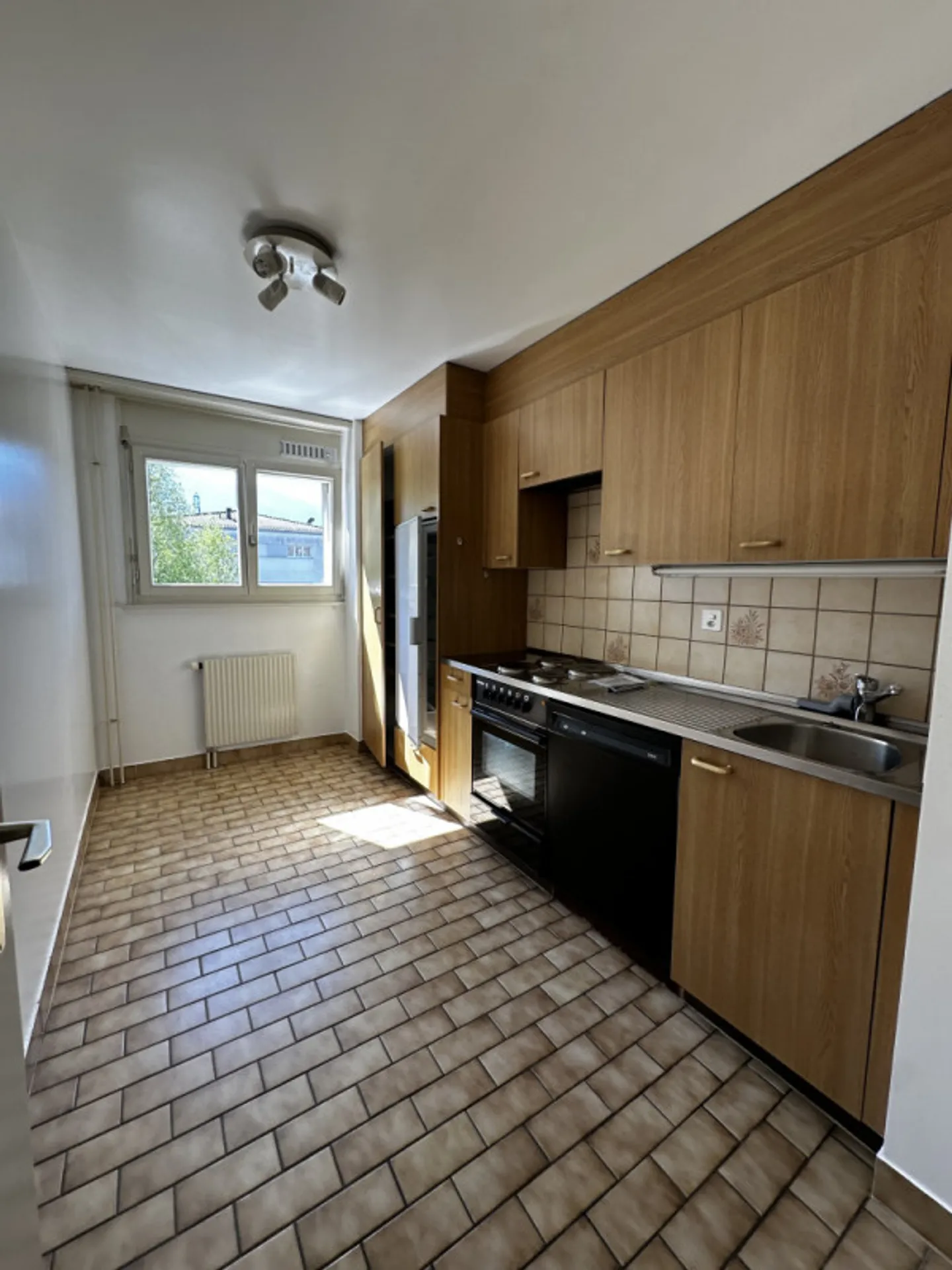 Appartement Charmant avec Balcon - Photo 3 sur 8