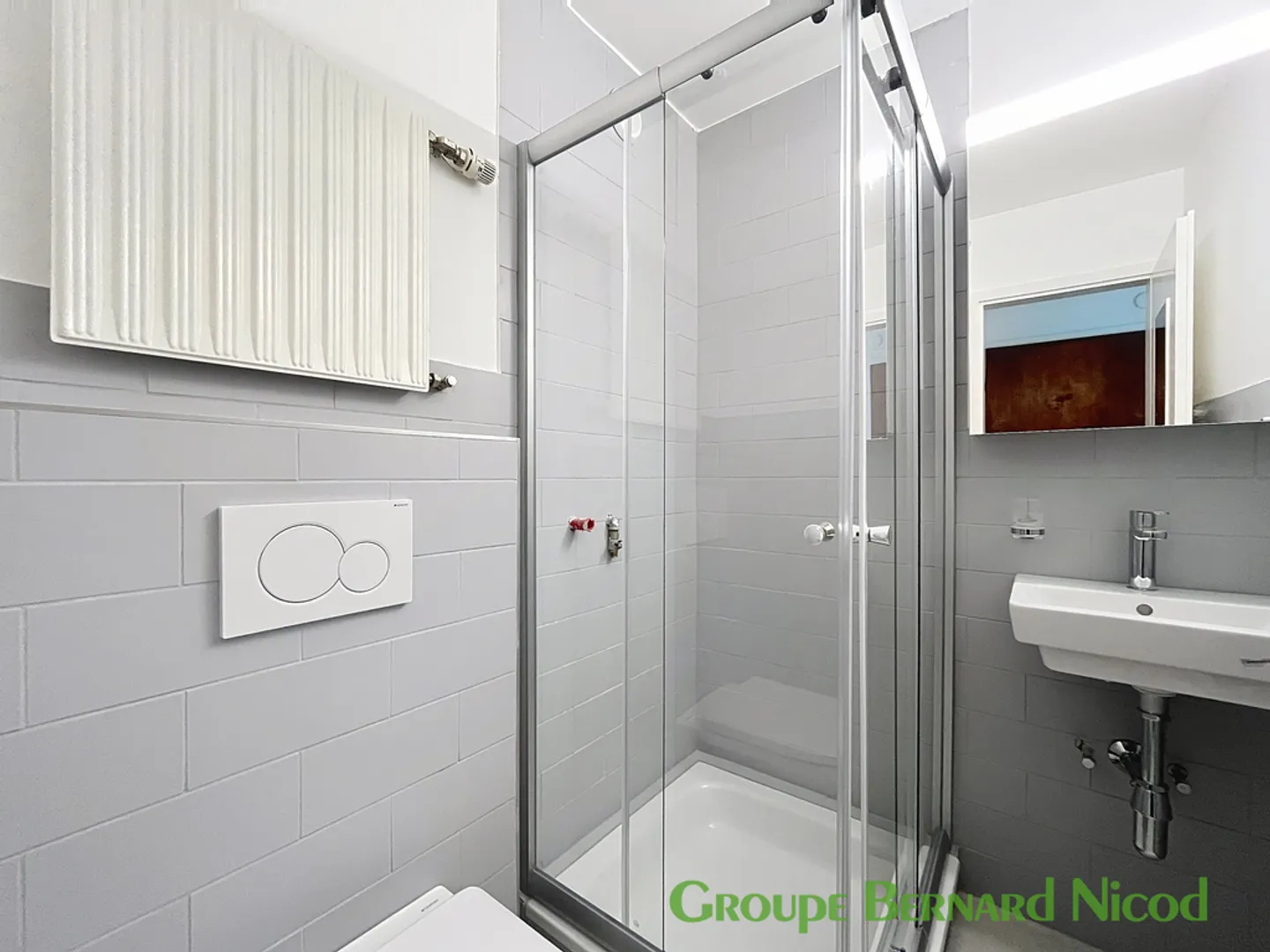 Studio rénové au 8ème étage - Pierrier 5 - Photo 3 sur 5