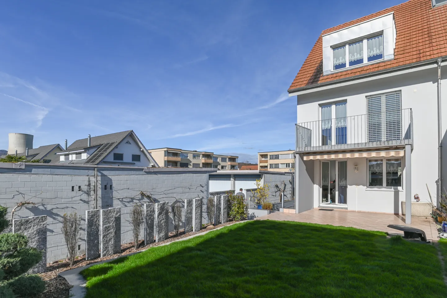 Charming Townhouse with Garden - Photo 4 of 13