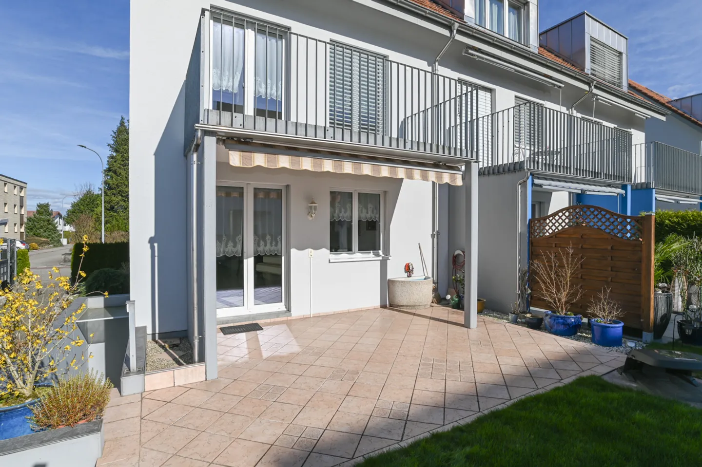 Charming Townhouse with Garden - Photo 7 of 13