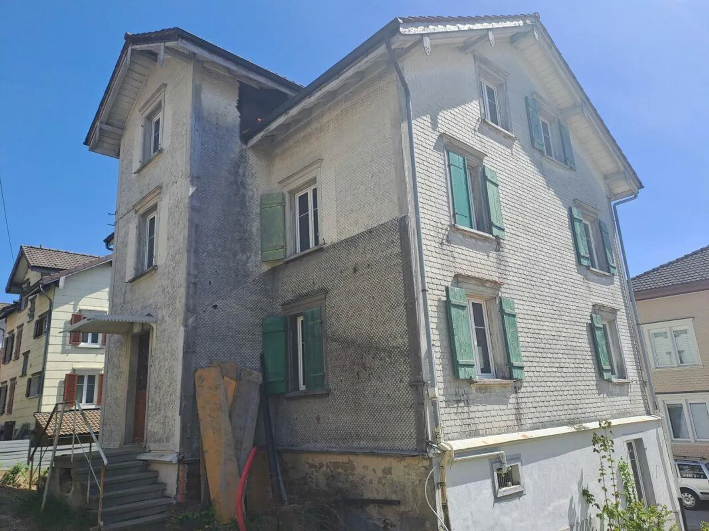 Casa multifamiliare da ristrutturare con potenziale di sviluppo - Foto 5 di 11