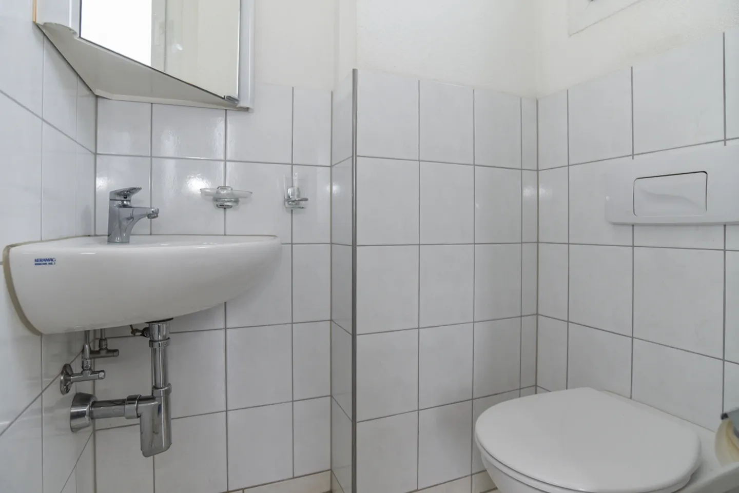 Charming Townhouse with Garden - Photo 11 of 13