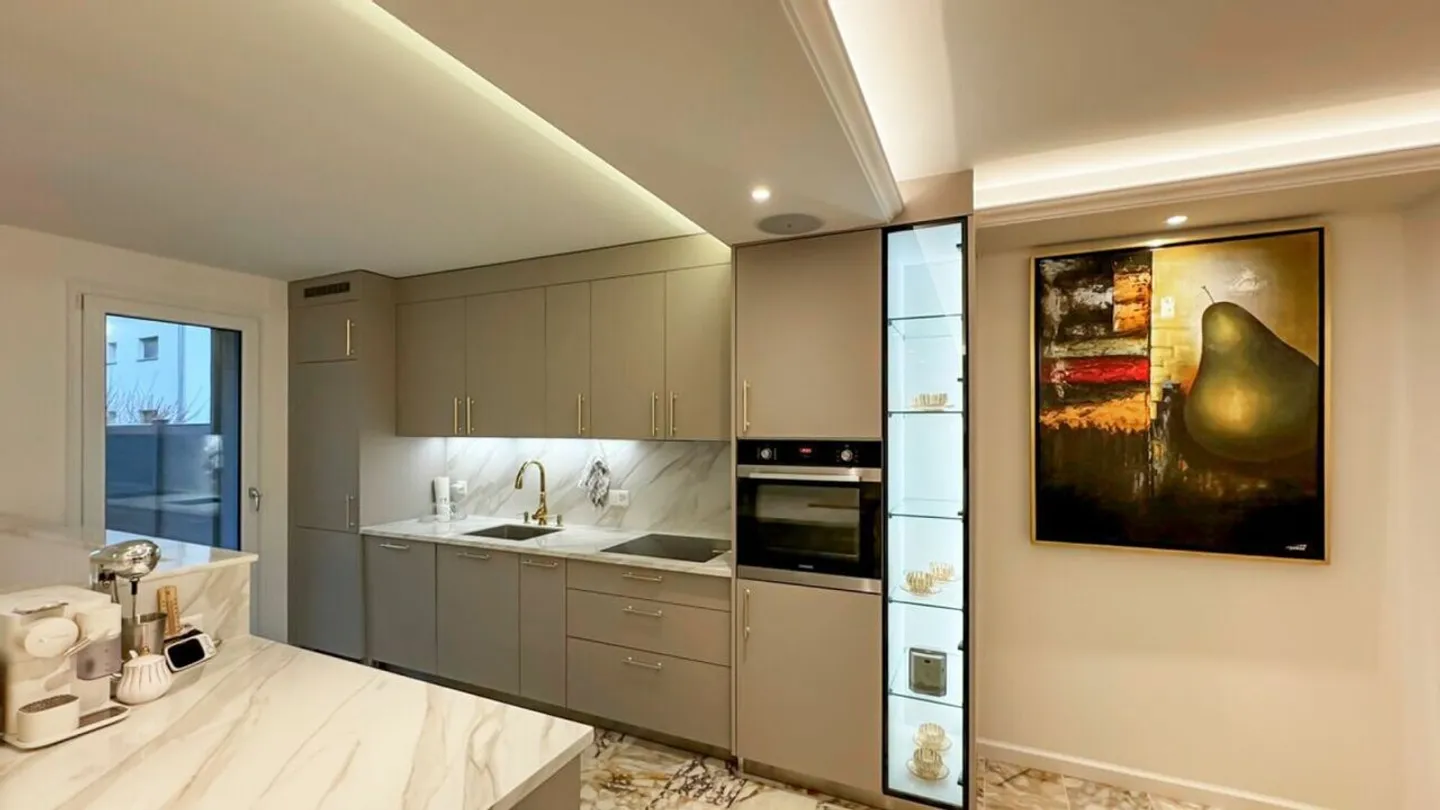 Casa a schiera affascinante con 6,5 stanze. - Foto 2 di 28