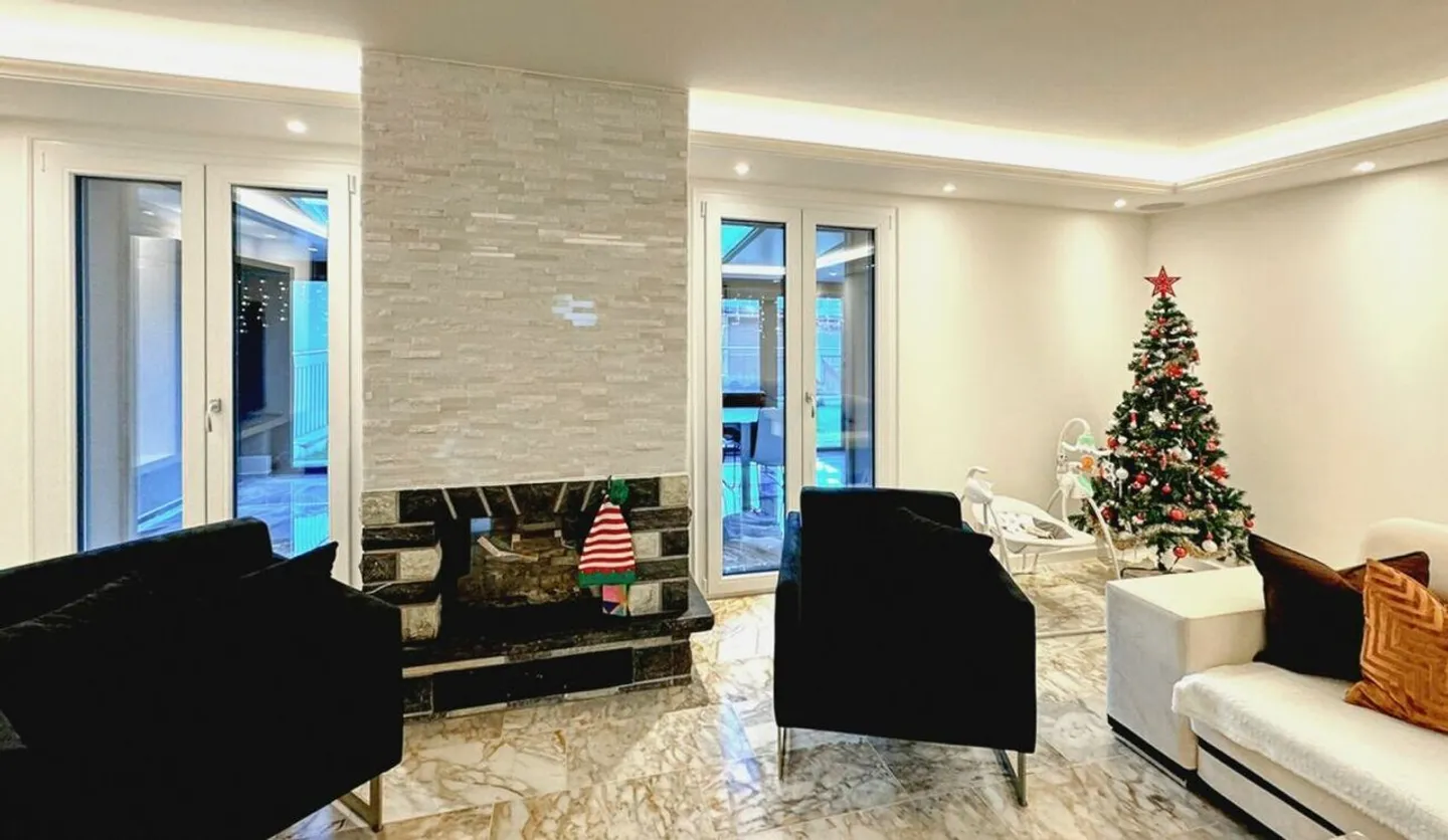 Casa a schiera affascinante con 6,5 stanze. - Foto 8 di 28