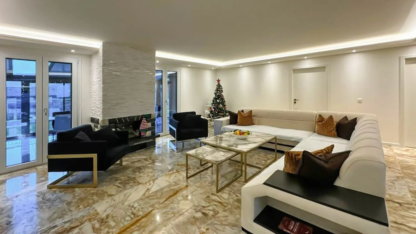 Casa a schiera affascinante con 6,5 stanze. - Foto 6 di 28