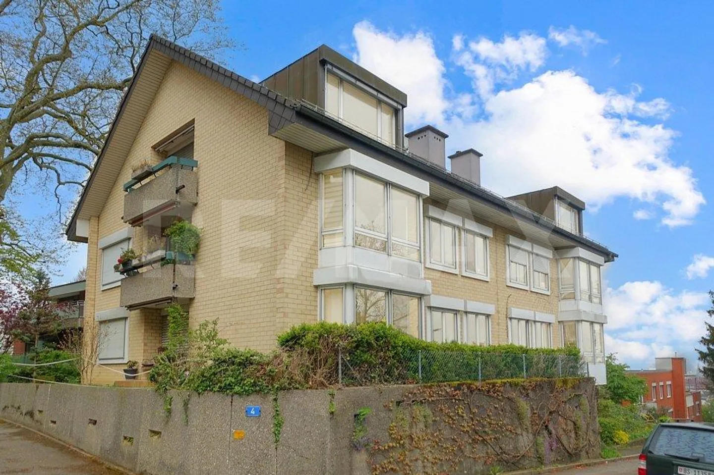 Cozy 3 1/2-Room Apartment with Garden on Bruderholz - Photo 1 of 11
