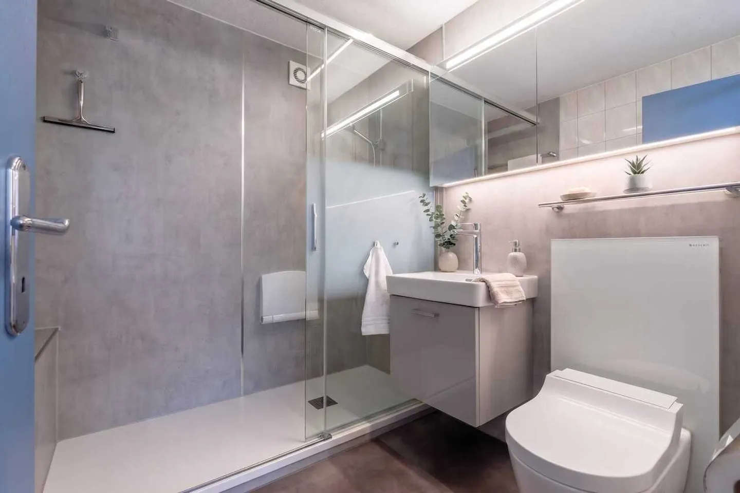 Casa angolare elegante con veranda e comfort abitativo moderno - Foto 7 di 9