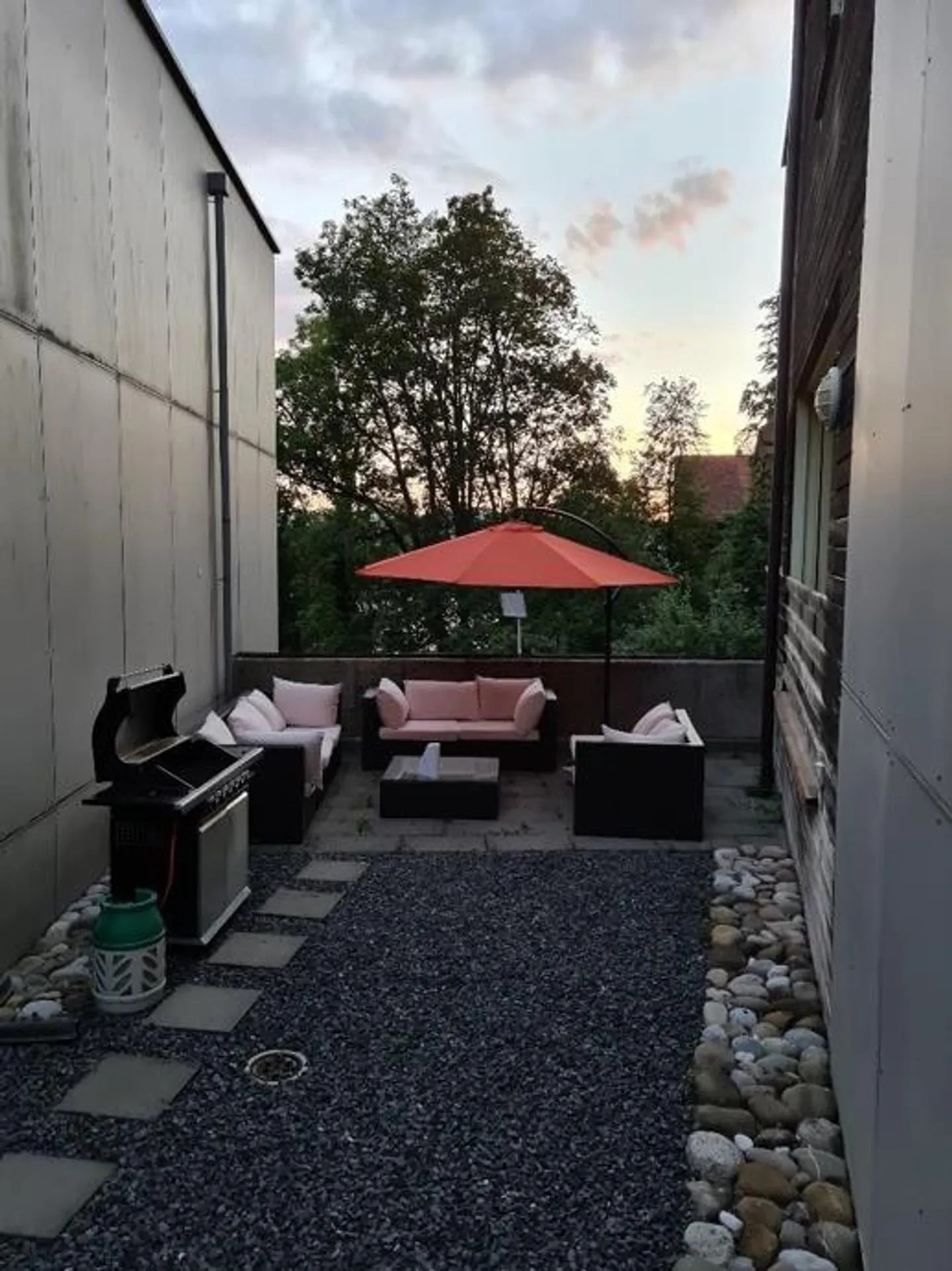 Detached 5.5-Room Family Home with Lake Views & 3 Parking Spaces - Photo 13 of 19