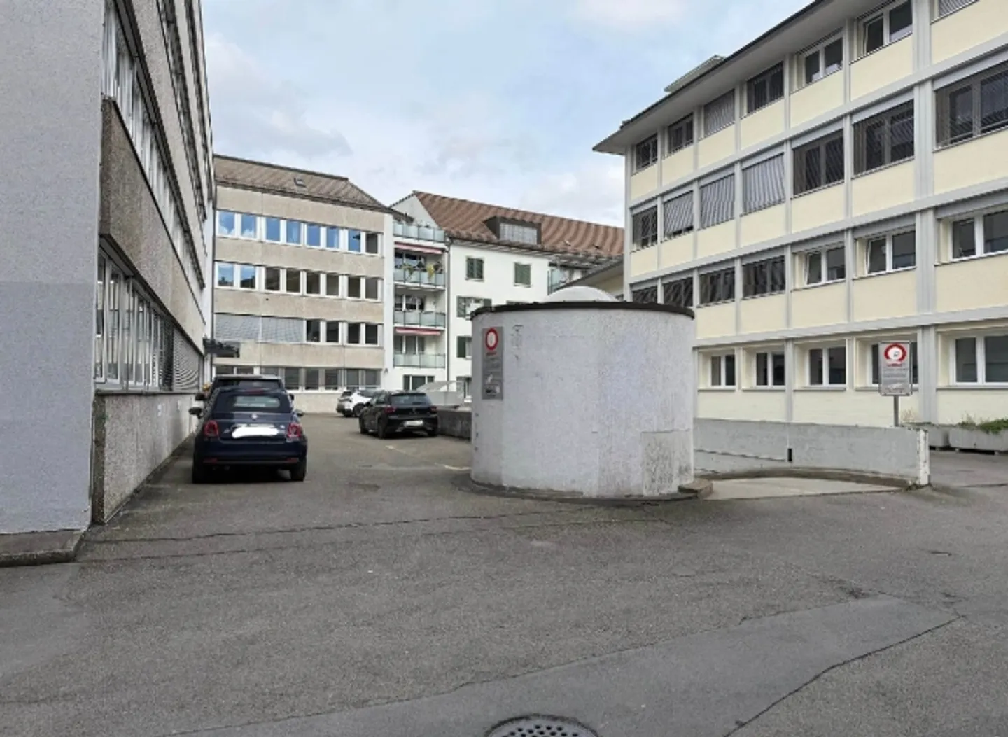 AUSSEN- UND TIEFGARAGEN PARKPLÄTZE IN ZÜRICH NÄHE ALBISRIEDERPLATZ  / AB 3.- CHF/H / AB 280.- CHF/MONAT - Foto 4 von 4