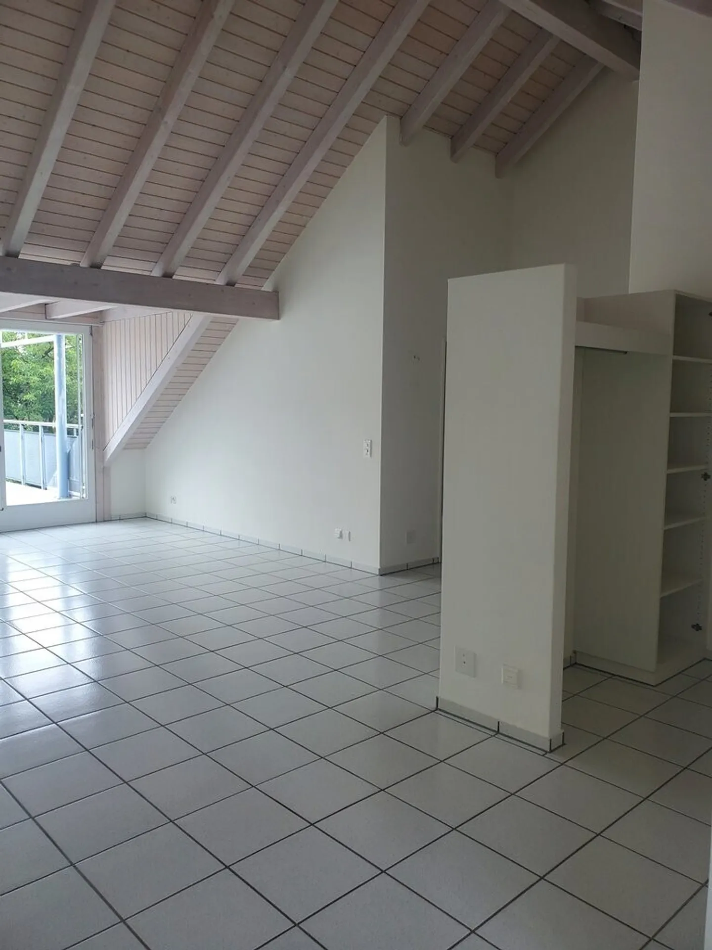 Occasione unica - affascinante appartamento mansardato in posizione tranquilla! - Foto 2 di 6