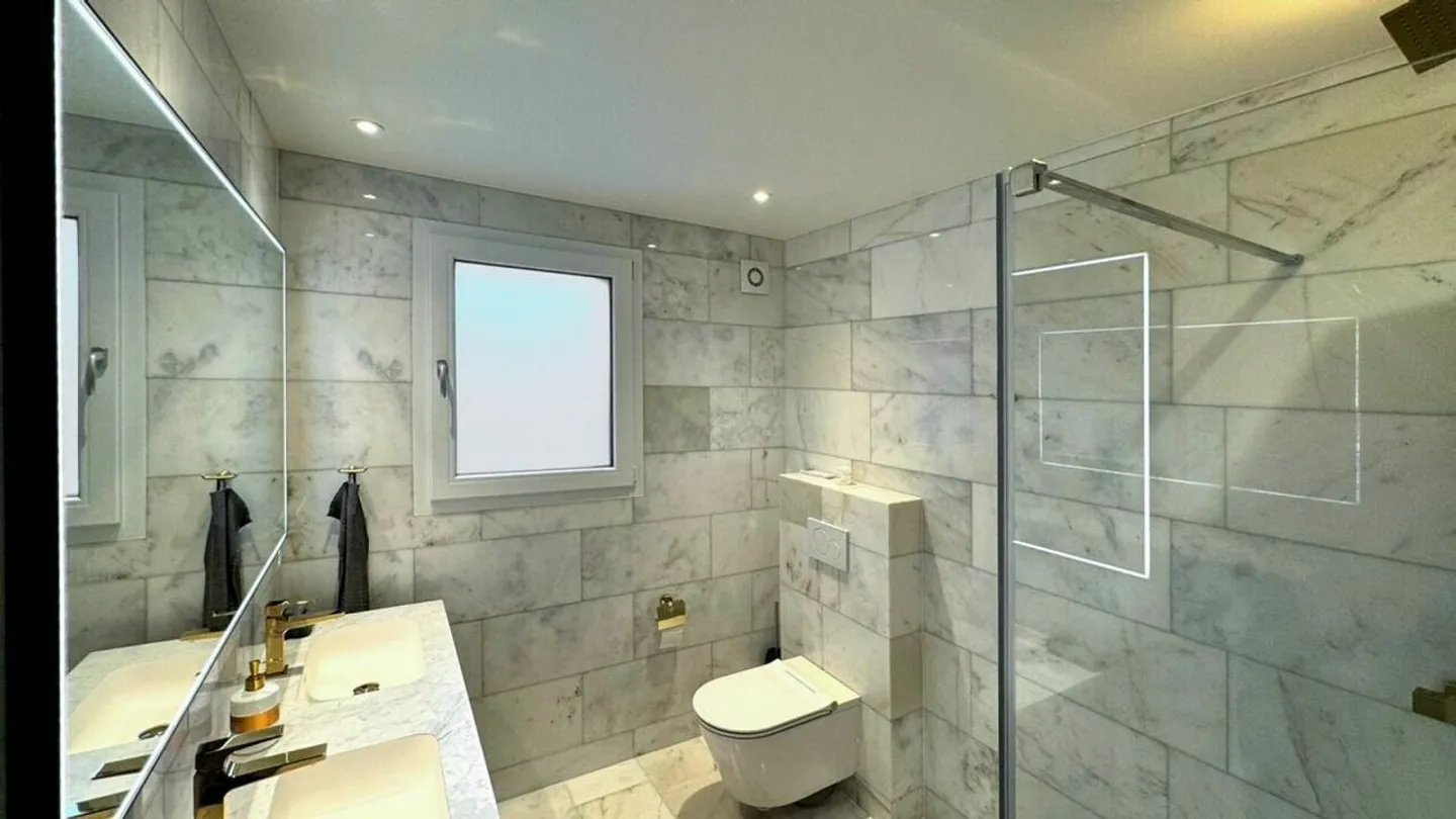 Casa a schiera affascinante con 6,5 stanze. - Foto 20 di 28