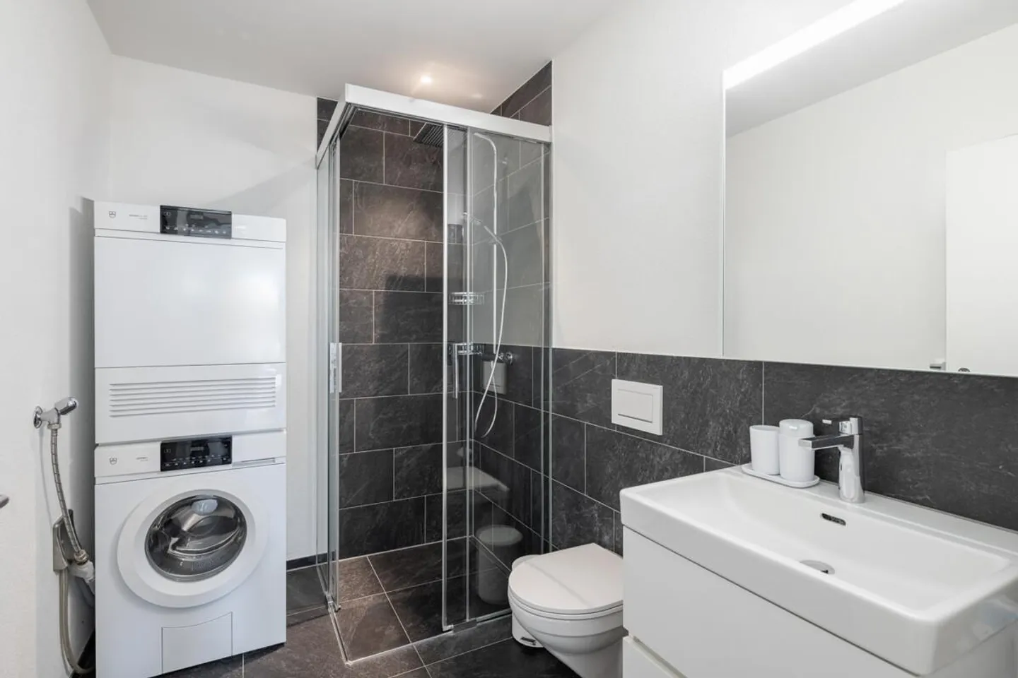 Appartement penthouse moderne de 5,5 pièces dans un emplacement central à Dietlikon - Photo 3 sur 6