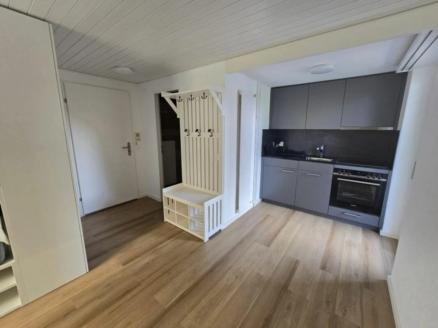 1.5-room city apartment renovated and furnished - Photo 2 of 6