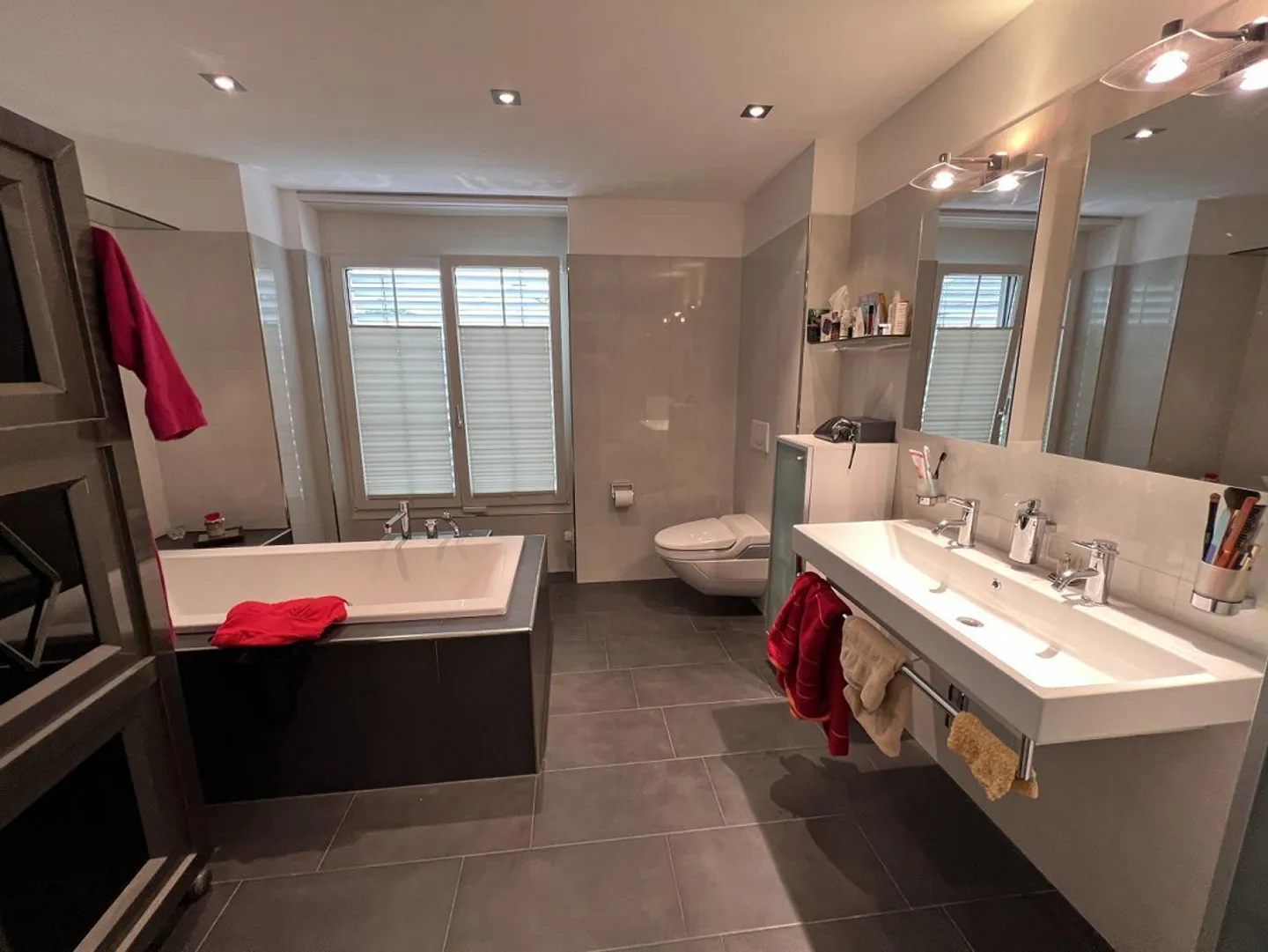 Appartamento al piano terra di 190 m2 con giardino di 265 m2 ad uso esclusivo - Foto 4 di 5