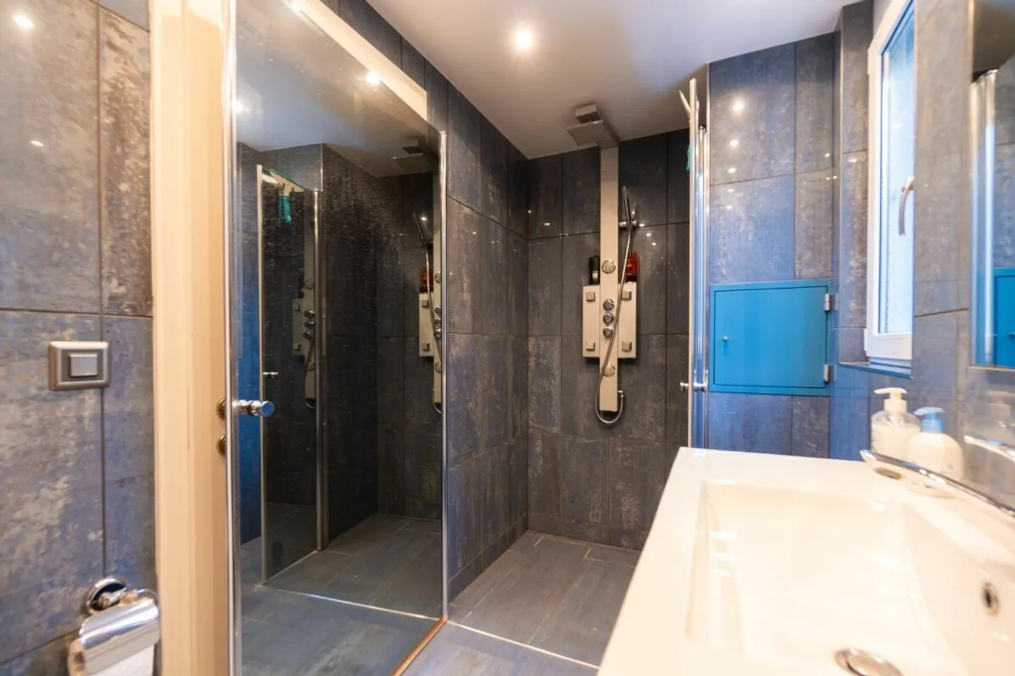 *RISERVATO* Casa di design esclusiva con architettura unica e comfort moderno - Foto 11 di 12