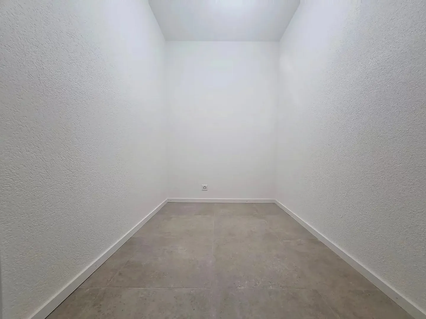 Spacious 4.5 rooms on the top floor - Photo 4 of 10