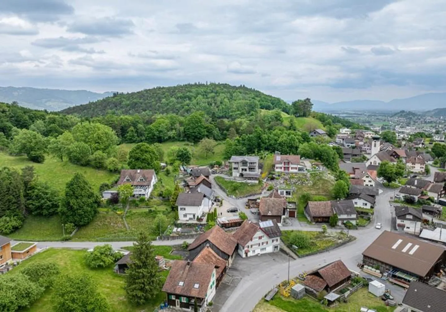 Maison individuelle de 9 pièces - Photo 2 sur 8