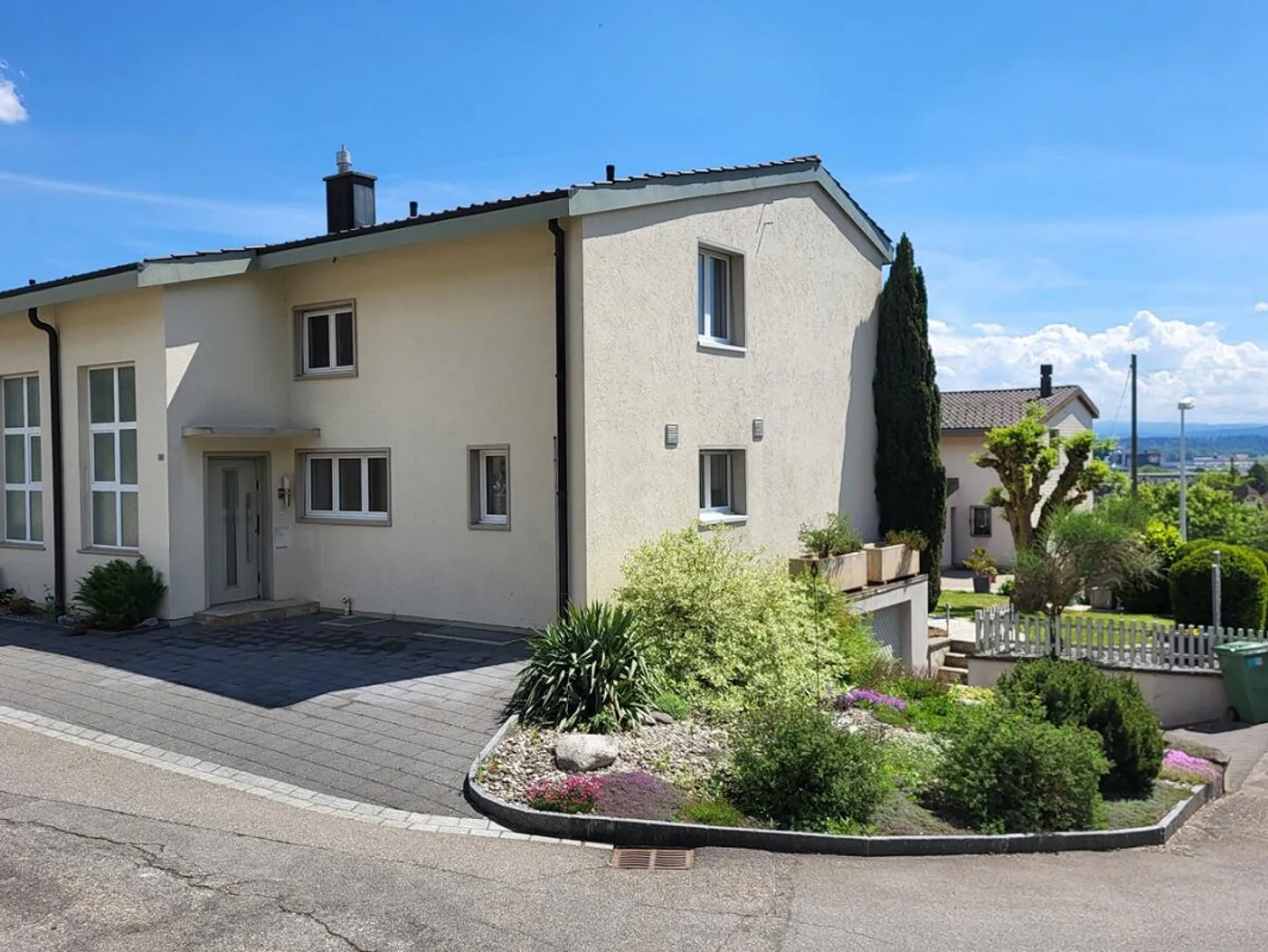 Maison semi-détachée de 4,5 pièces dans un emplacement ensoleillé - Photo 4 sur 13