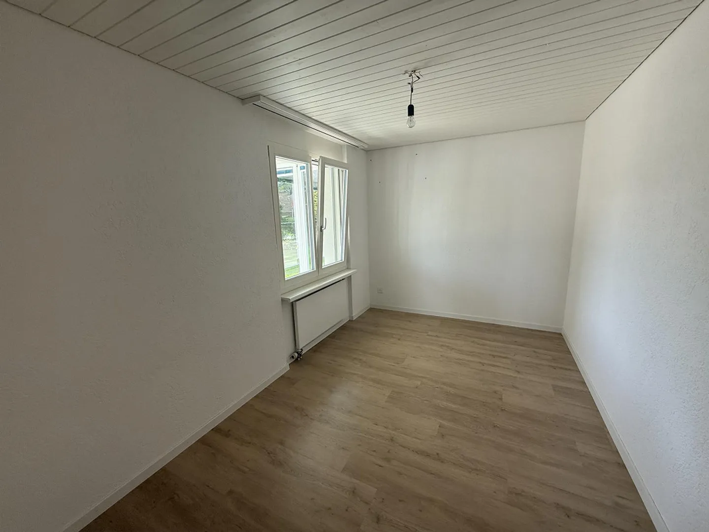 Appartement 4 pièces confortable avec grande terrasse dans un endroit calme - Photo 5 sur 10