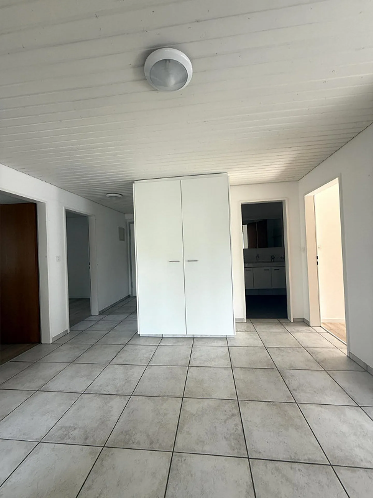 Appartement 4 pièces confortable avec grande terrasse dans un endroit calme - Photo 8 sur 10