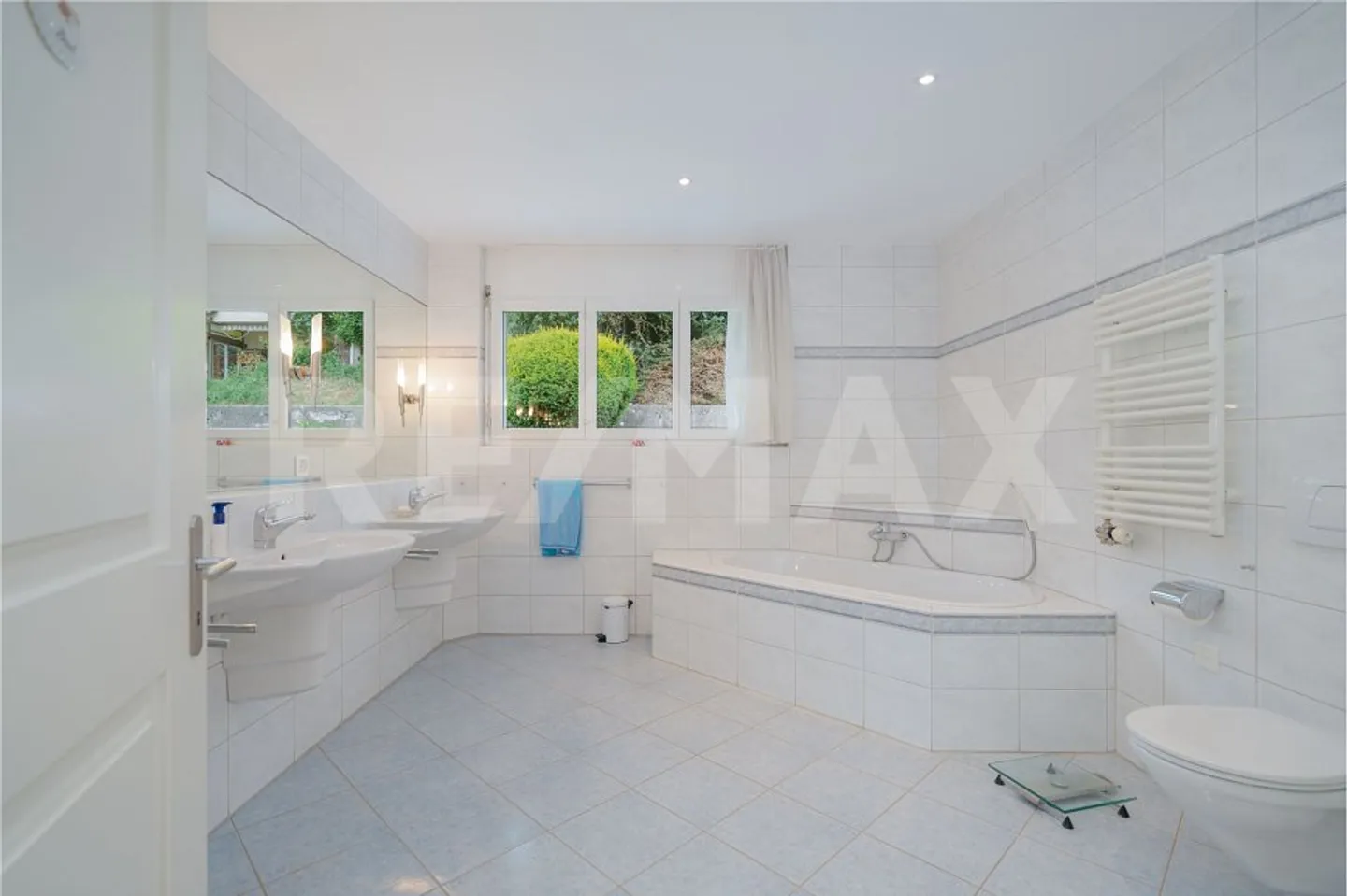 Repräsentativ | grosszügig | zeitlos - Villa im Landhausstil mit Gartenparadies in Biberist SO - Foto 9 di 13