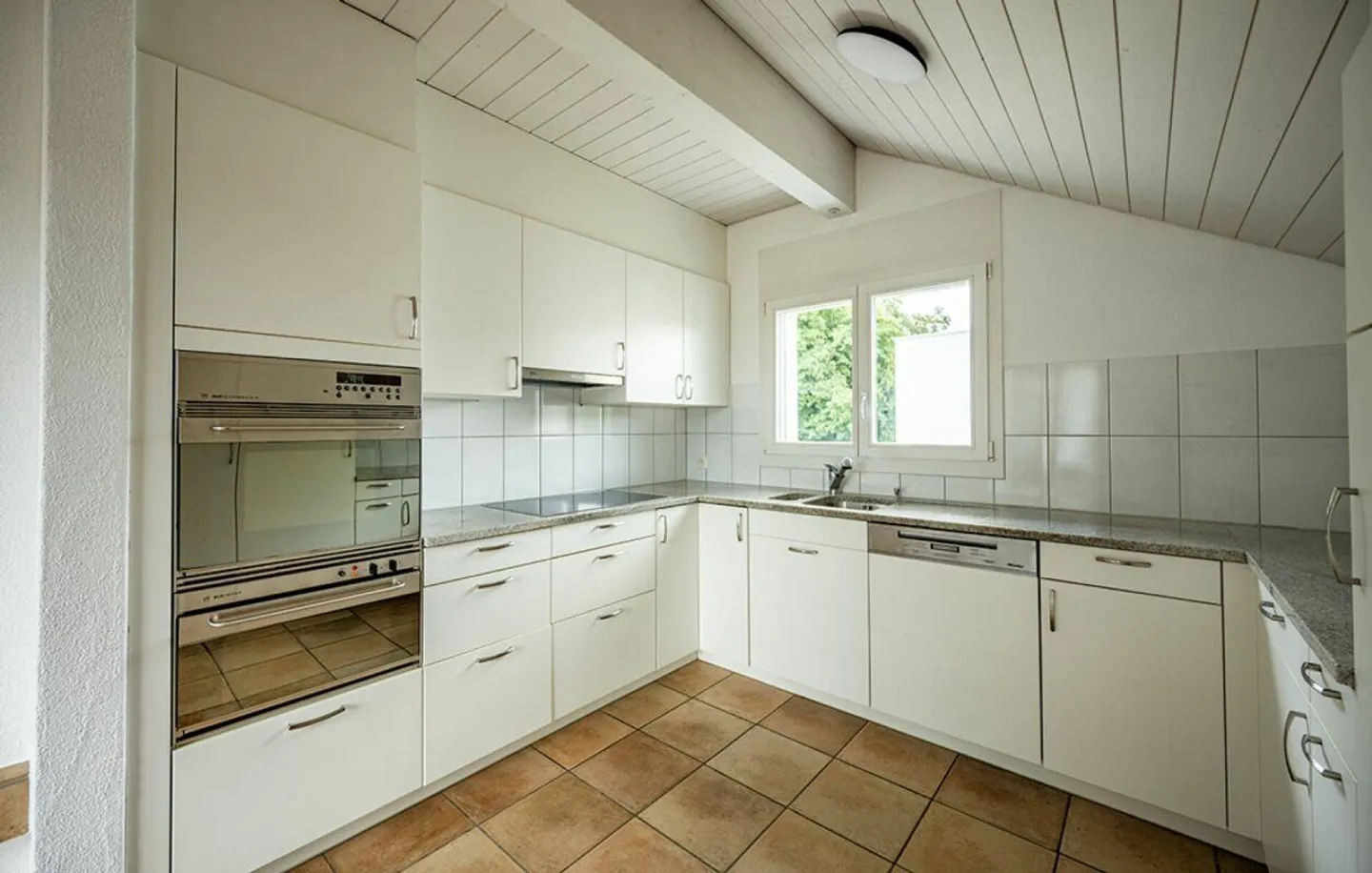 5.5-room apartment with roof terrace - Photo 4 of 15