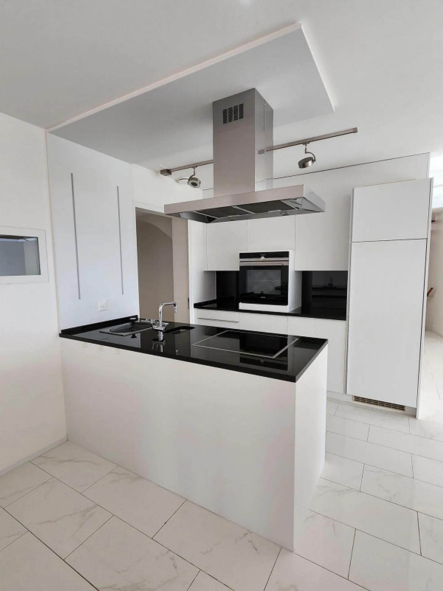 Extraordinary 3.5 Room Duplex Penthouse Apartment / 183m2 - Photo 8 of 24