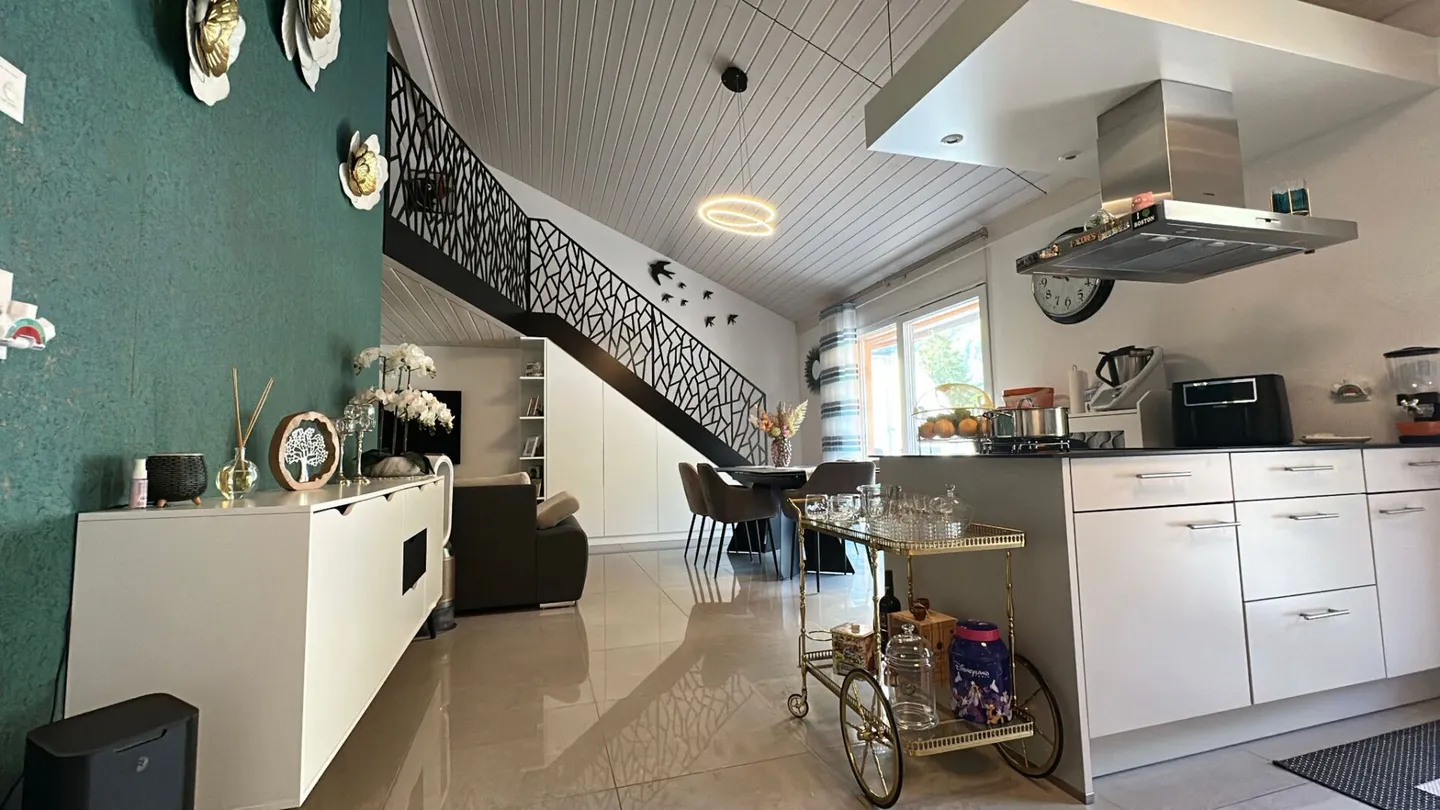 Bel attique cosy en attique de 3.5 pièces avec Mezzanine et immense terrasse - Foto 6 von 12