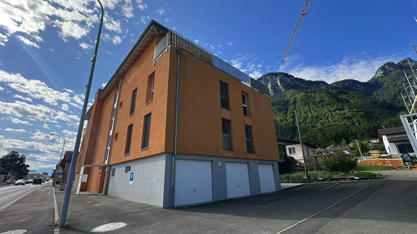 Bel attique cosy en attique de 3.5 pièces avec Mezzanine et immense terrasse - Foto 4 von 12