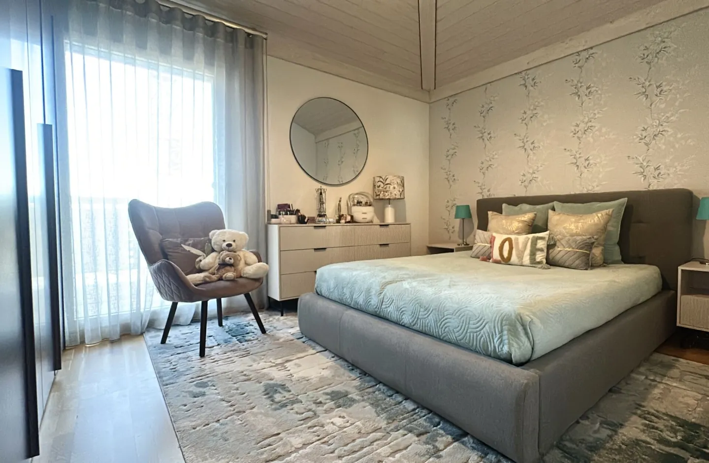 Bel attique cosy en attique de 3.5 pièces avec Mezzanine et immense terrasse - Foto 8 von 12