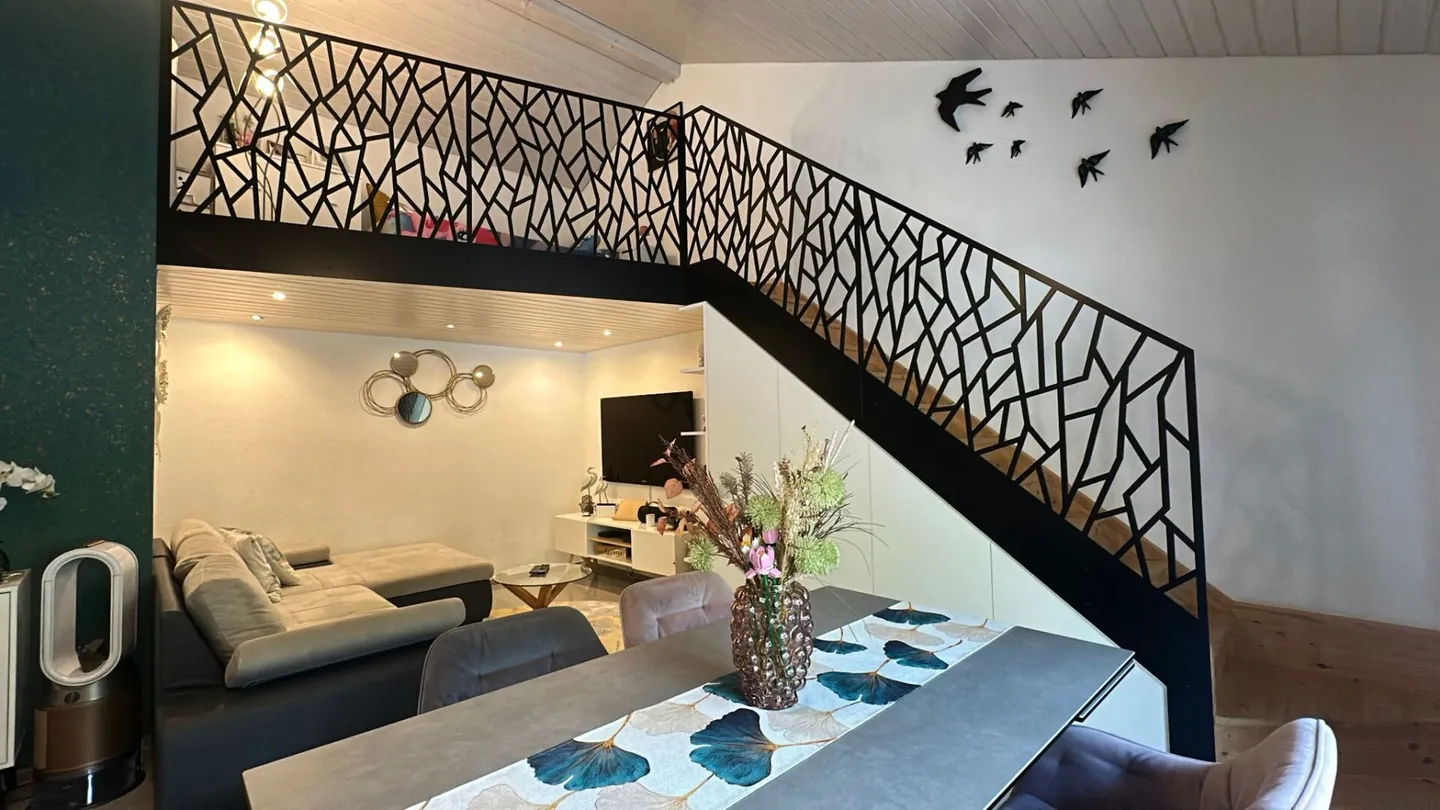 Bel attique cosy en attique de 3.5 pièces avec Mezzanine et immense terrasse - Foto 9 von 12