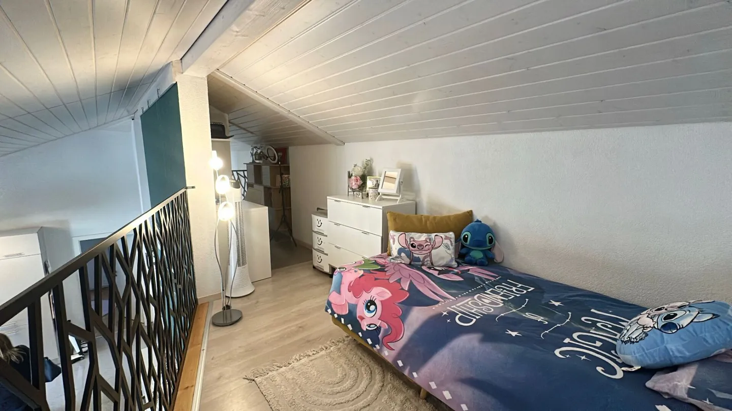 Bel attique cosy en attique de 3.5 pièces avec Mezzanine et immense terrasse - Foto 10 von 12