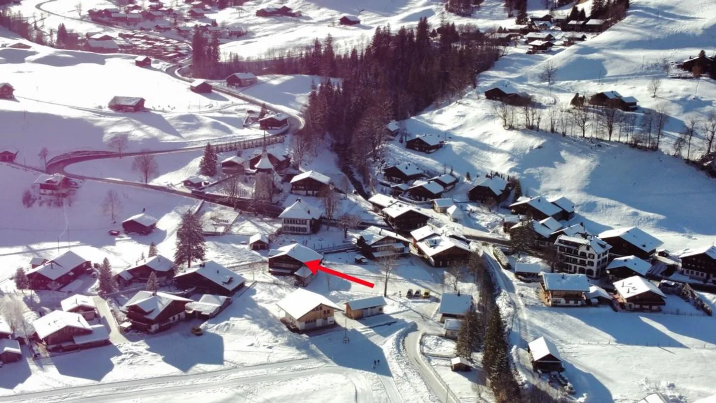 Charming Second Home in Saanenland - Photo 2 of 14