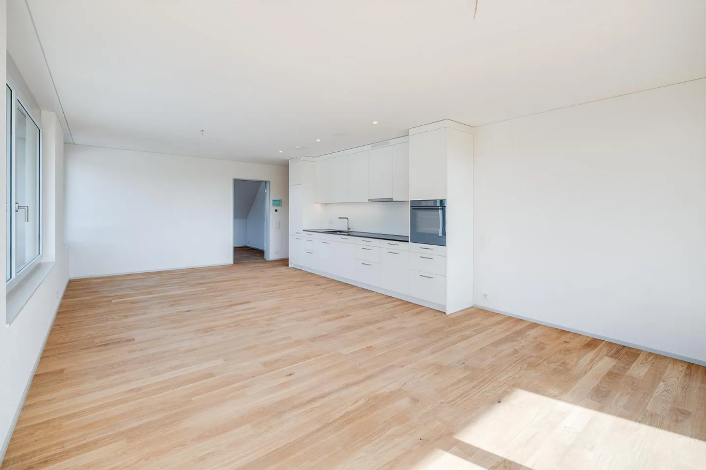 4.5 Room Apartment in Worben - Photo 2 of 9