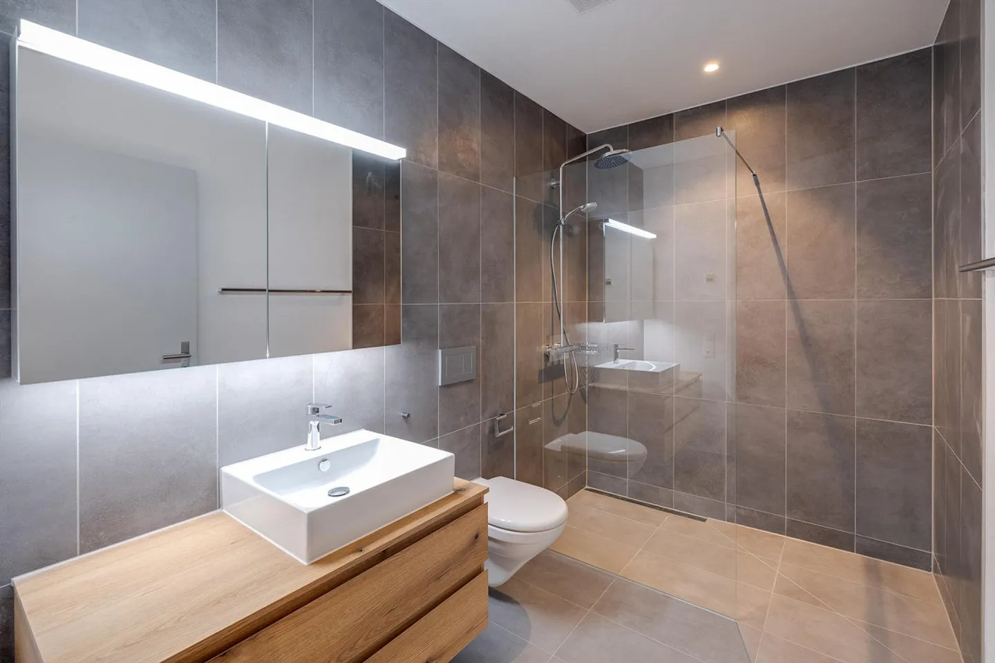 4.5 Room Apartment in Worben - Photo 6 of 9